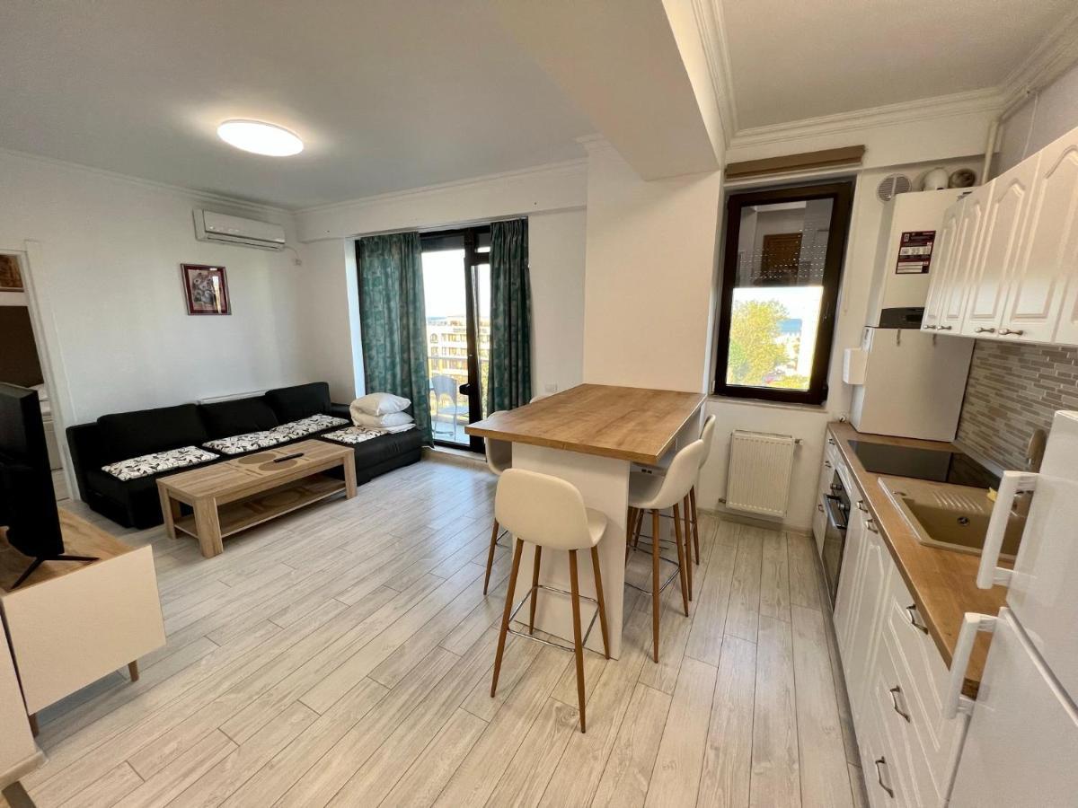 Solid Apartment Mamaia