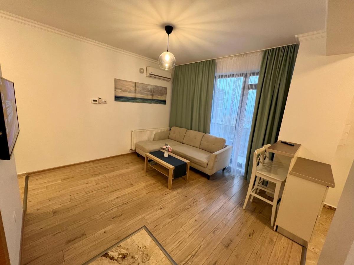 Solid Apartment