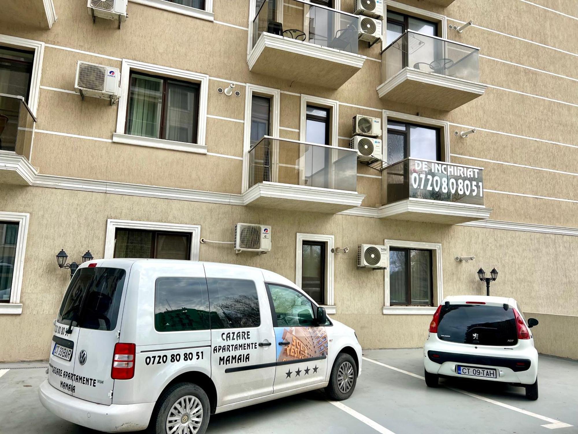 Solid * Mamaia