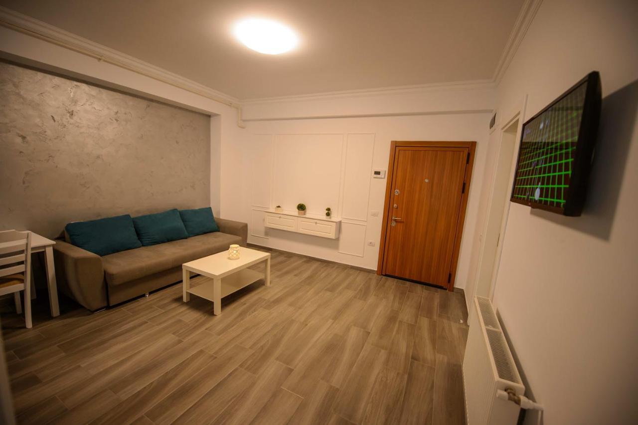 Solid Apartment