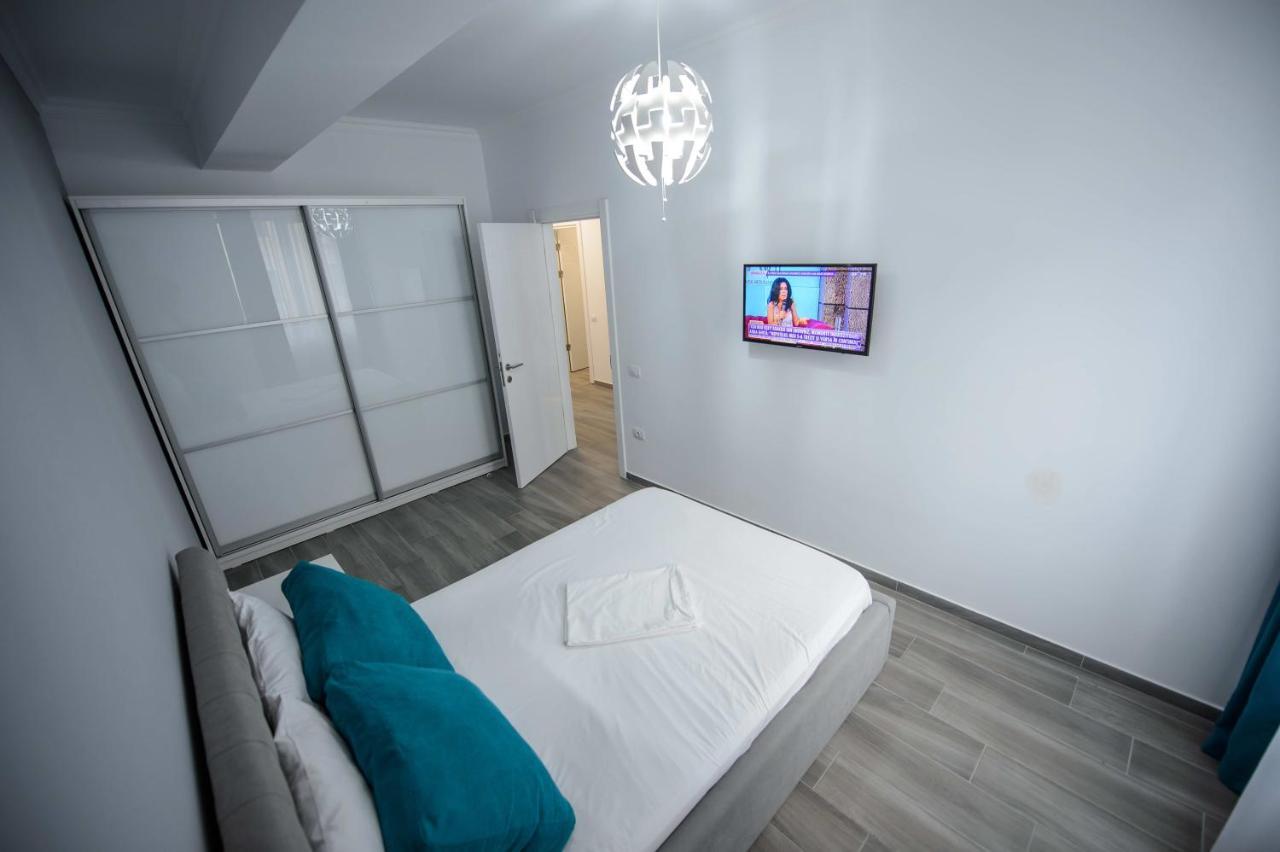 Solid Apartment