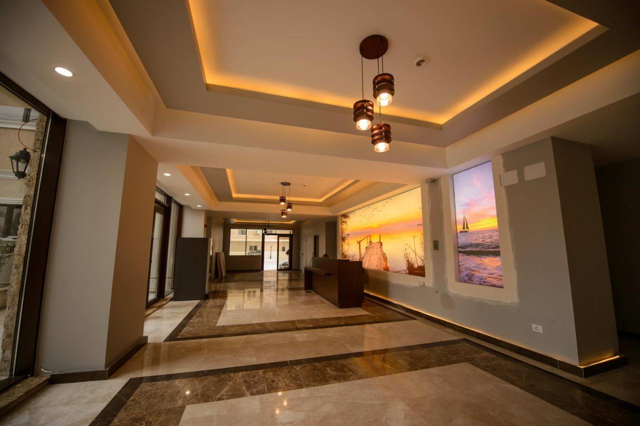 Solid Apartment