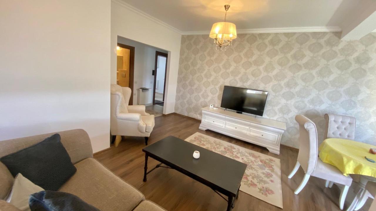 Apartment Solid *